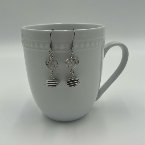 2068- Real Coffee Beans Handmade Dangle Earrings NWT - Picture 1 of 7